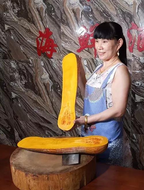 種南瓜竟然種出“麻煩”了，瓜販搶購(gòu)，電視臺(tái)記者也趕來(lái)了